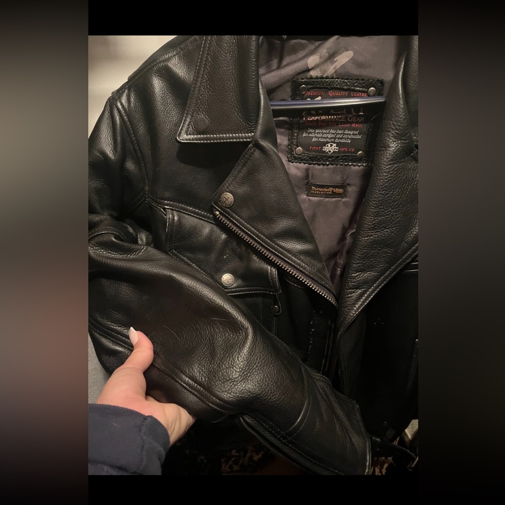 XPERT XL leather bomber jacket. EUC. 0 bruises/bumps, Heavy duty, authentic